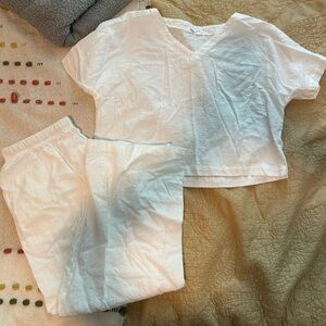 White Amazon linen set